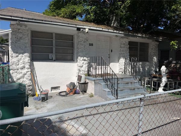 320 NW 11th Ave , Miami, FL 33128