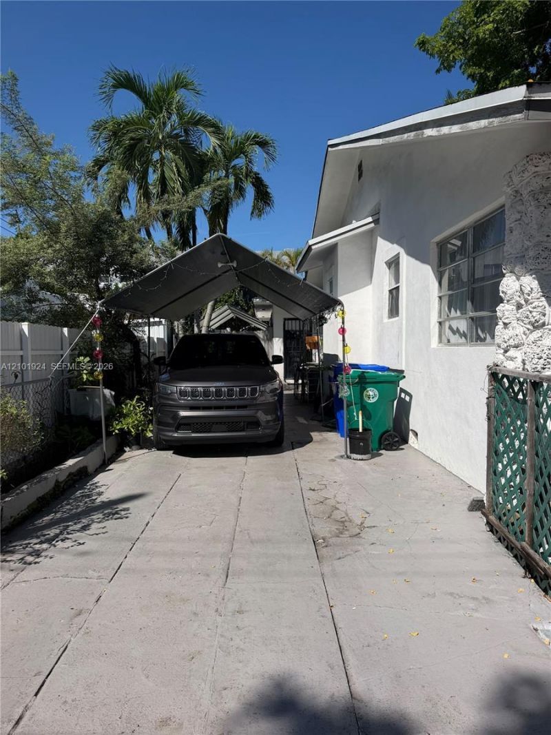 320 NW 11th Ave , Miami, FL 33128 Photo