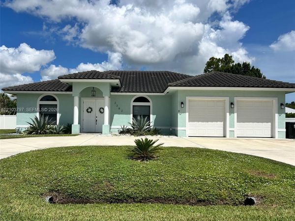 2282 SE Abcor Rd , Port St. Lucie, FL 34952