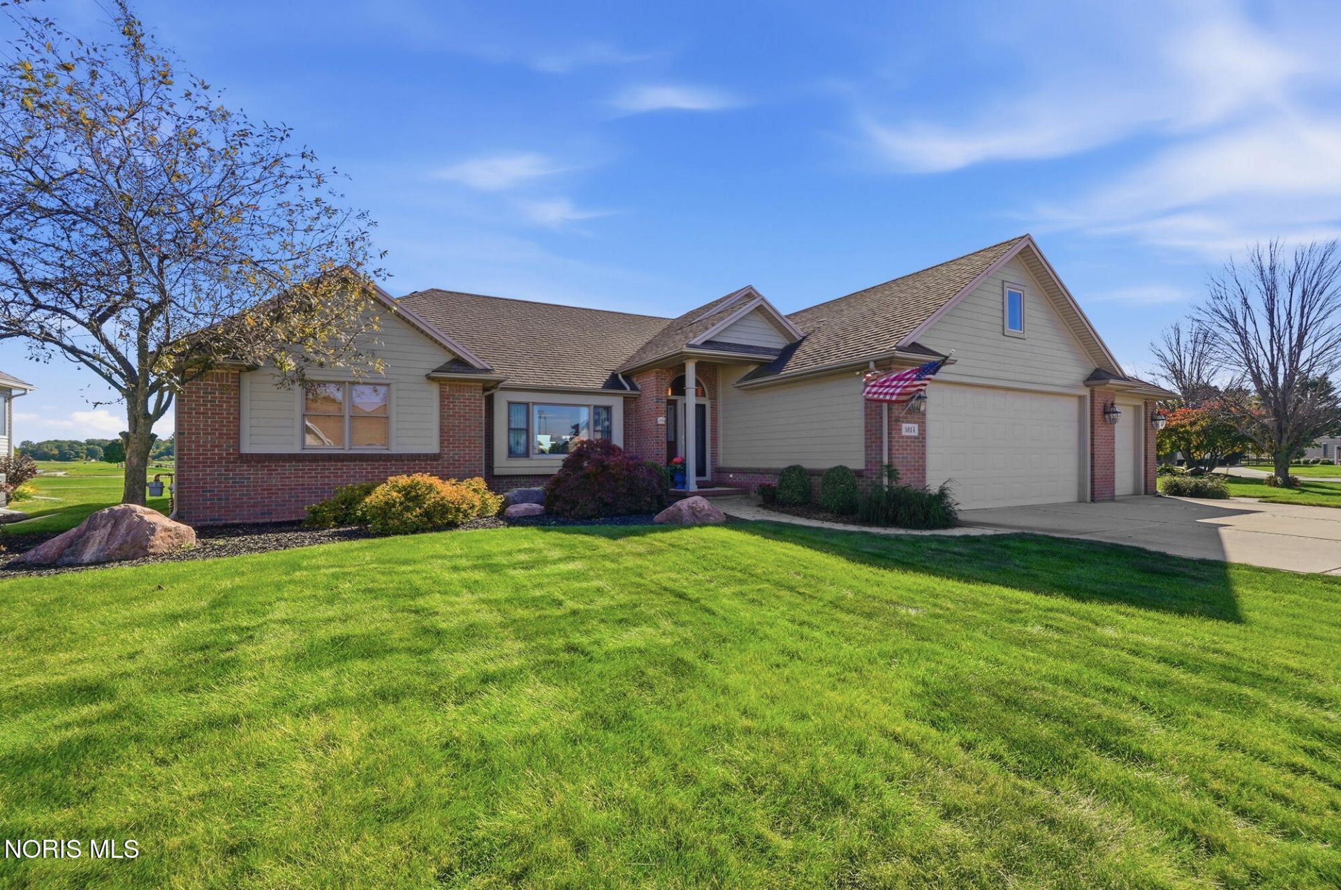 1614 Grand Bay Drive, Oregon, OH 43616 Main Photo