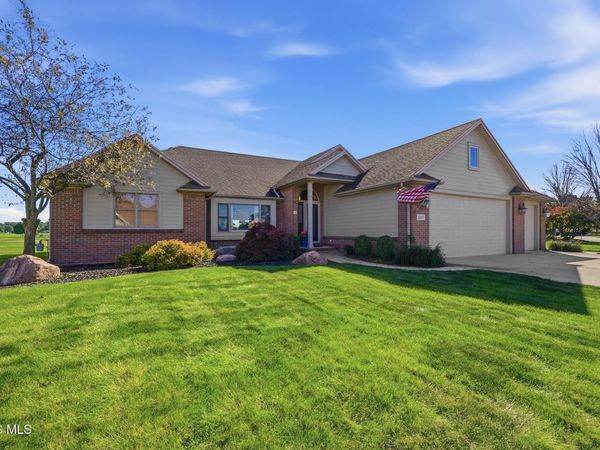 1614 Grand Bay Drive , Oregon, OH 43616