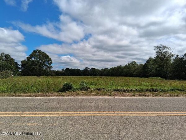 461 W Union Road, Carriere, MS 39426