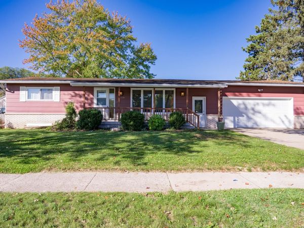 1151 N Dewey Avenue, Reedsburg, WI 53959