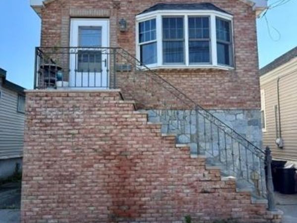1424 Cross Bay Boulevard , Broad Channel, NY 11693