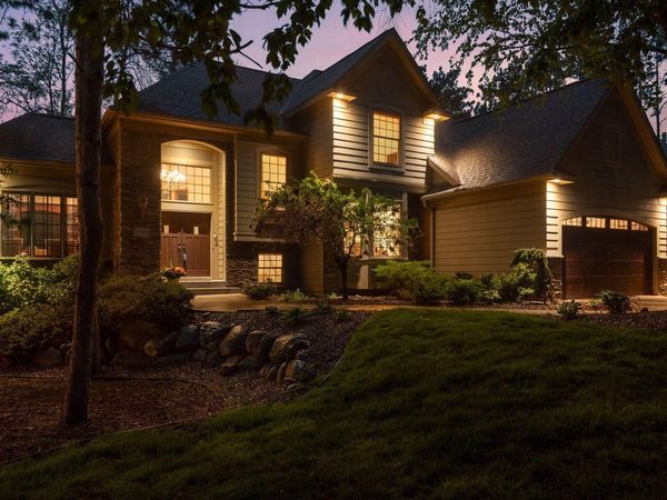 9001 Springwood Drive, Woodbury, MN 55125