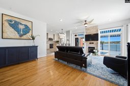 1065 Amick Drive photo 4