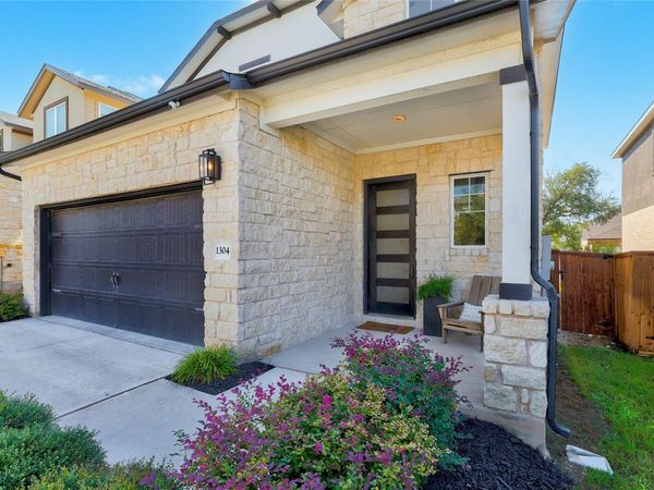 1304 Kneehigh LN , Georgetown, TX 78633
