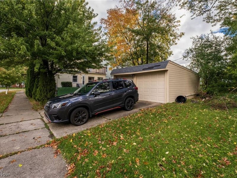3742 Silsby Road, University Heights, OH 44118 Photo 5