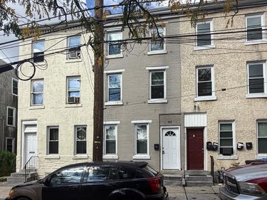 525 GREEN STREET, NORRISTOWN, PA 19401