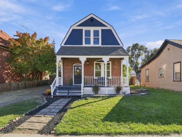 305 W 2nd St, Sprague, WA 99032