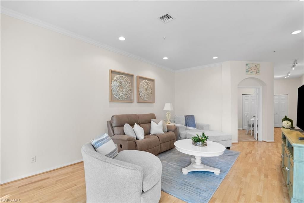 400 L Ambiance Cir , Unit 204, Naples, FL 34108 Photo