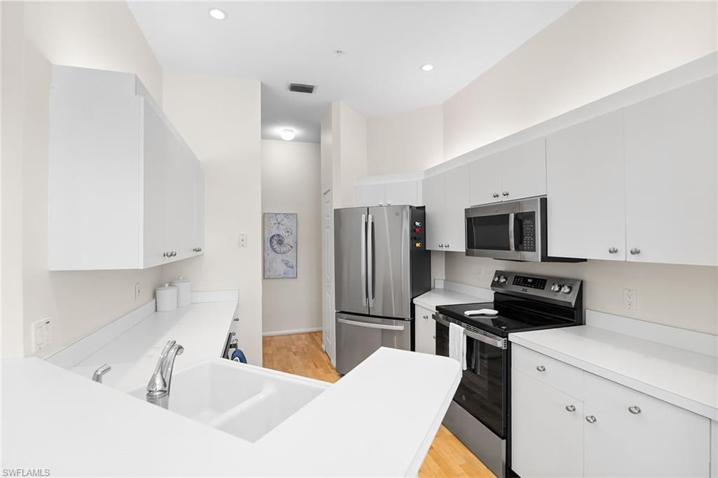 400 L Ambiance Cir , Unit 204, Naples, FL 34108 Photo