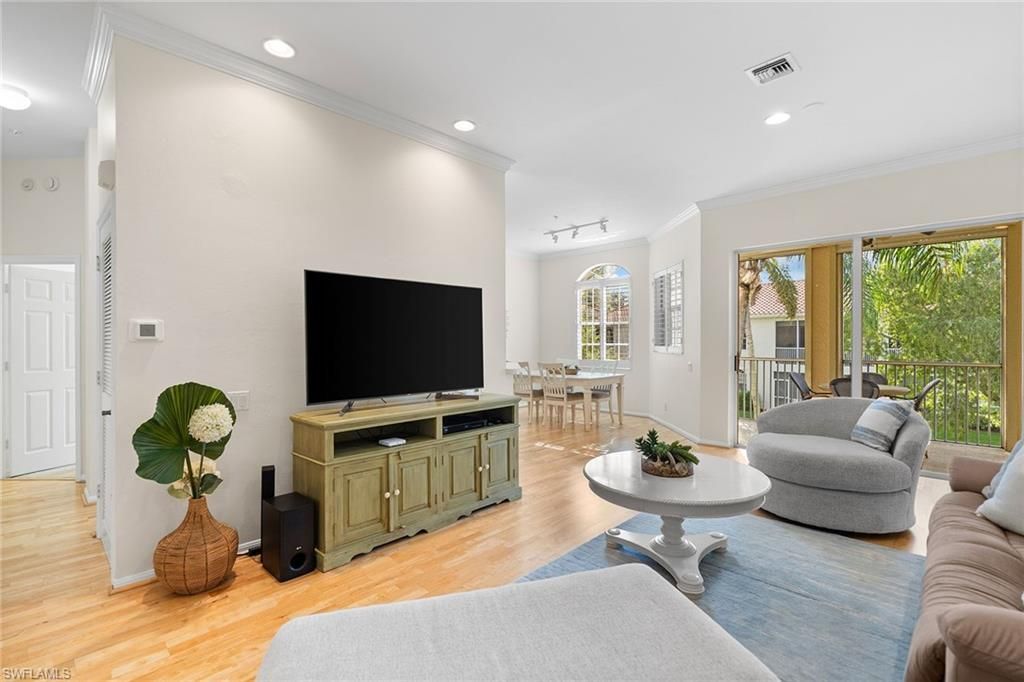 400 L Ambiance Cir , Unit 204, Naples, FL 34108 Photo