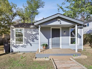 1724 Lloyd Avenue, Fort Worth, TX 76105