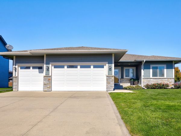805 NE Meridian Drive, Waukee, IA 50263
