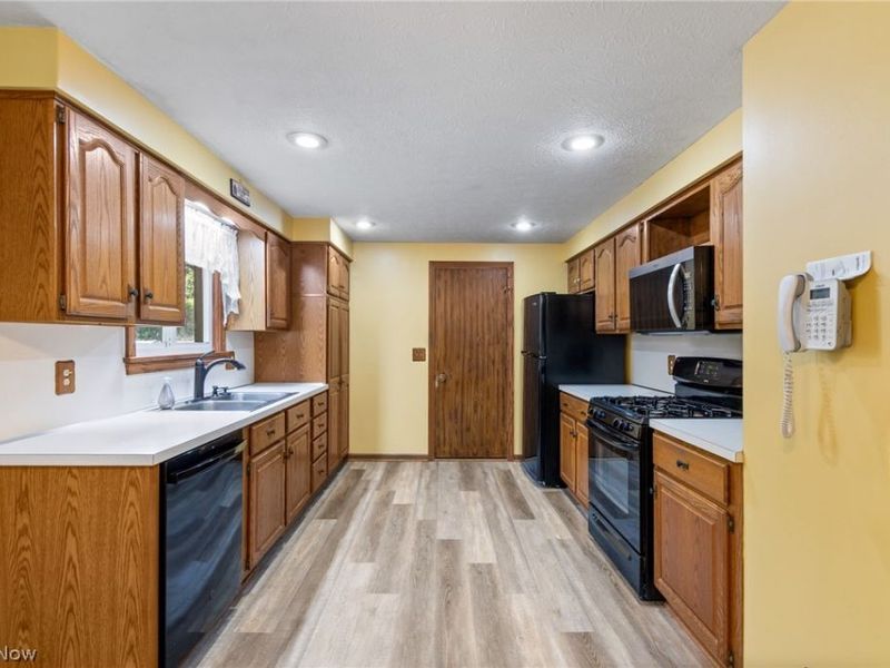 3681 Mariwood Avenue NW, Massillon, OH 44646 Photo 10