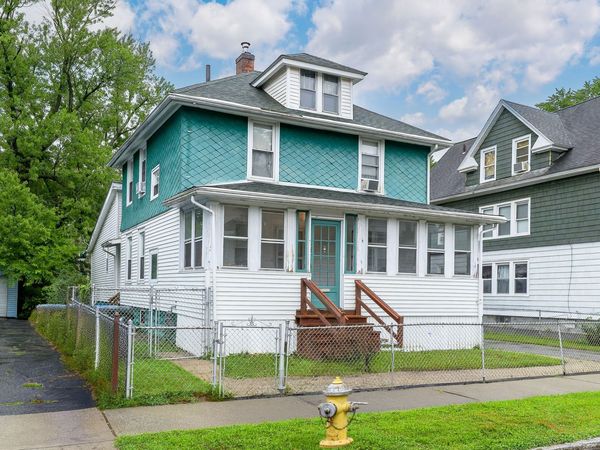 26 Denton Cir, Springfield, MA 01104
