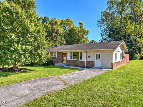 1912 Club Drive, Johnson City, TN 37601