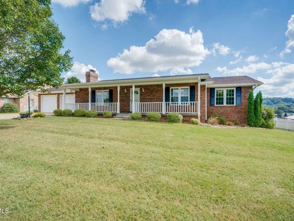 208 Bart Green Drive, Johnson City, TN 37615