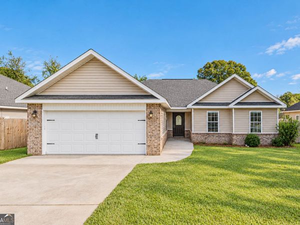 216 Laurel Woods Drive, Warner Robins, GA 31088