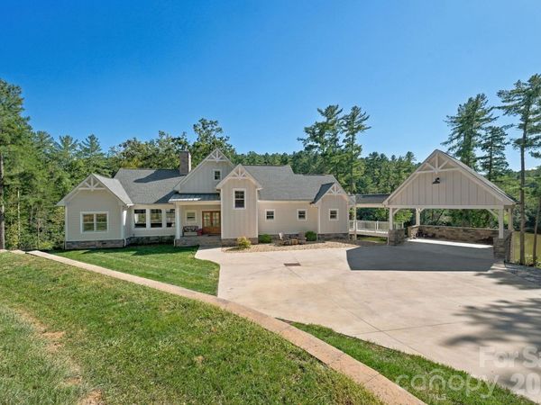 6810 McGalliard Pointe Drive NE, Valdese, NC 28690