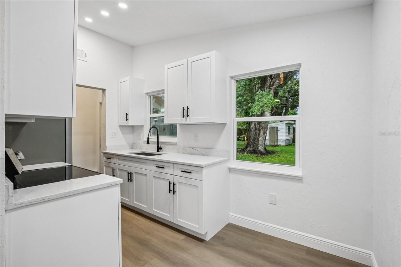 334 E Cornelius Circle, Sarasota, FL 34232 Photo