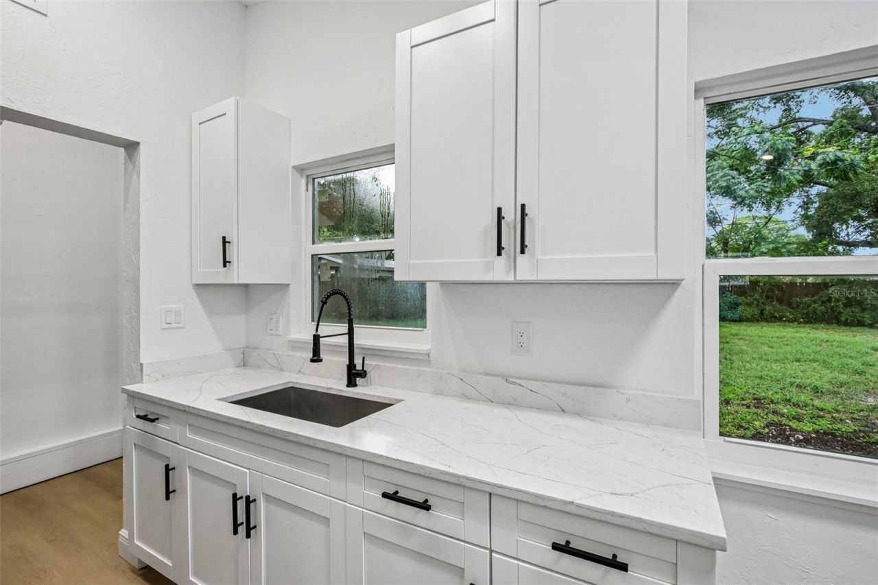334 E Cornelius Circle, Sarasota, FL 34232 Photo
