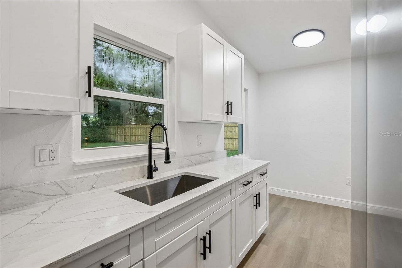 334 E Cornelius Circle, Sarasota, FL 34232 Photo