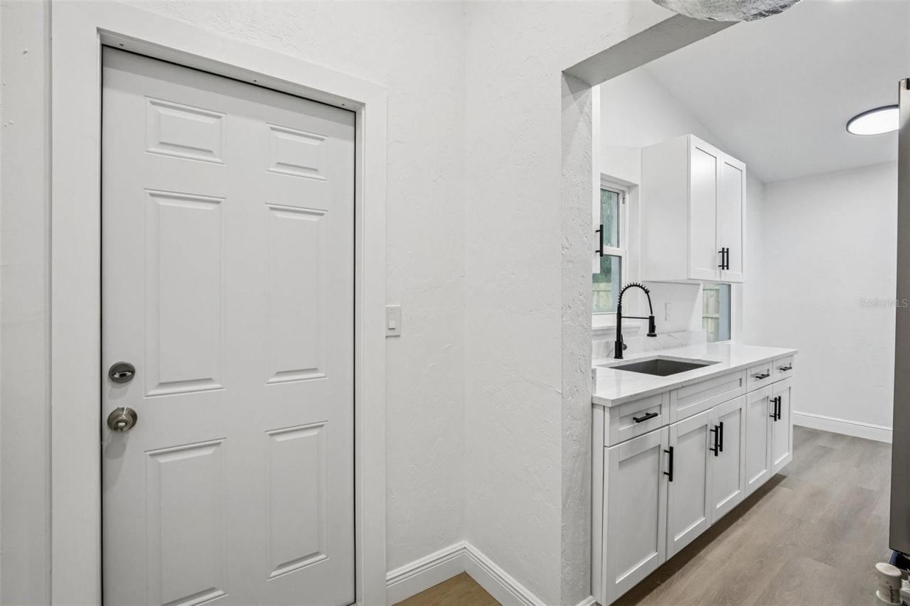 334 E Cornelius Circle, Sarasota, FL 34232 Photo