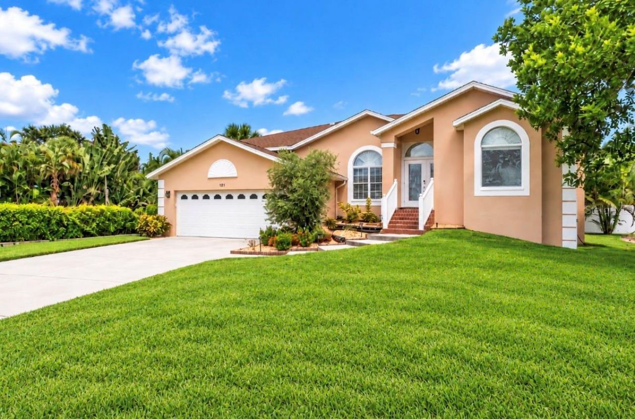 121 7th Street, Belleair Beach, FL 33786 Photo