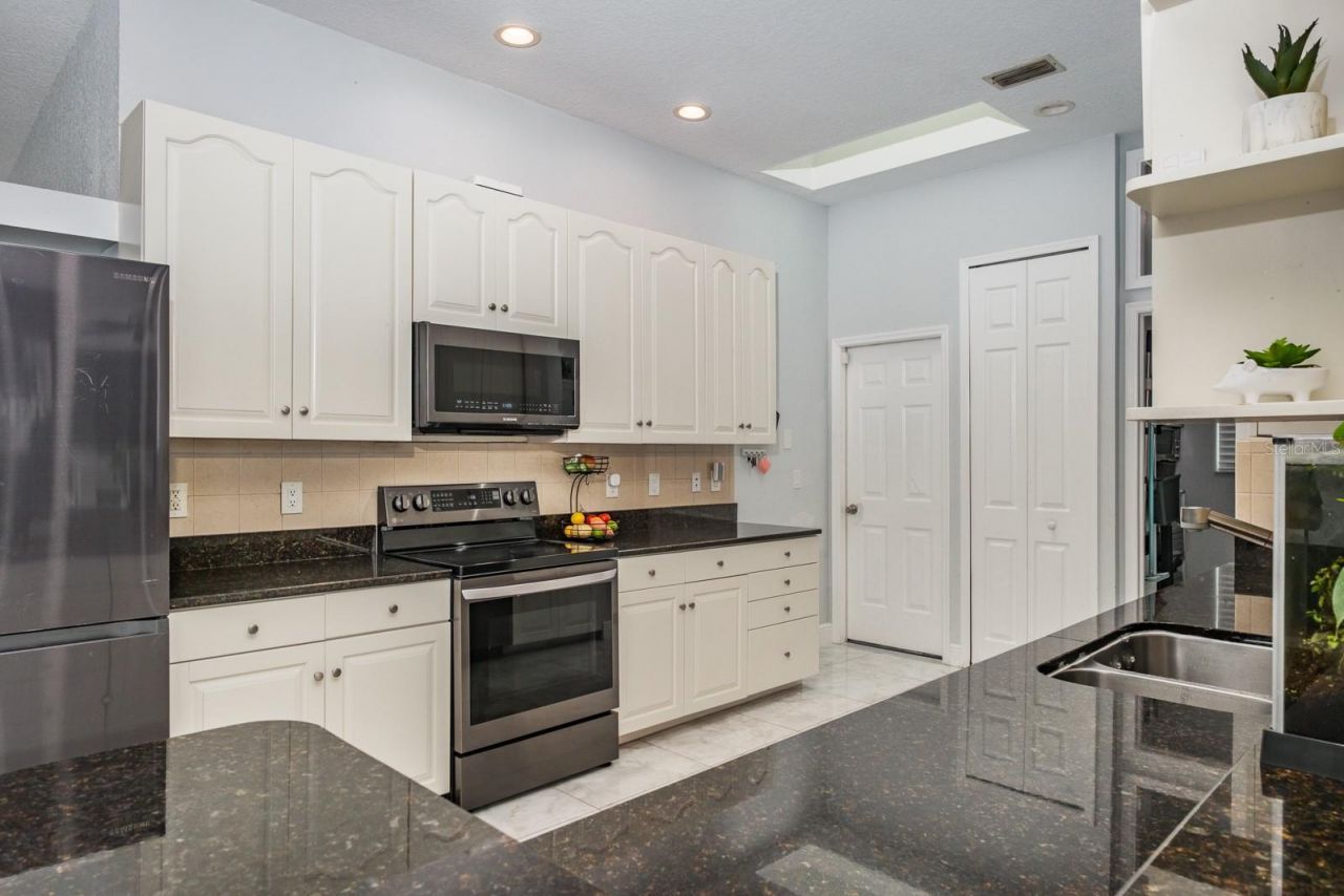 121 7th Street, Belleair Beach, FL 33786 Photo