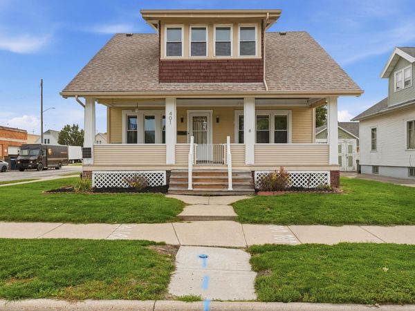 401 S 3rd St, Watertown, WI 53094