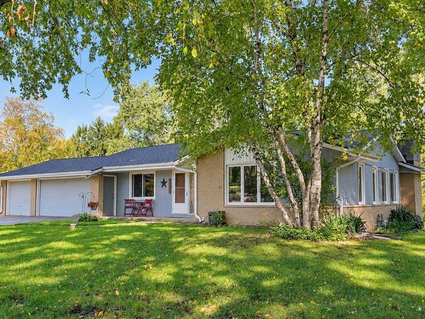 670 Hillcrest Dr, Brookfield, WI 53186