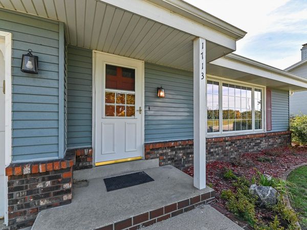 1713 Fox River Pkwy, Waukesha, WI 53189