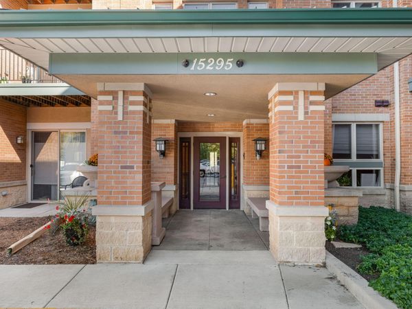 15295 W Library Ln, Unit 208, New Berlin, WI 53151