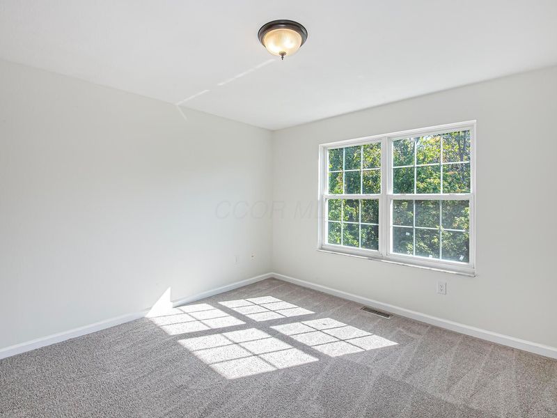 676 Spring Valley Drive , Lewis Center, OH 43035 Photo 19