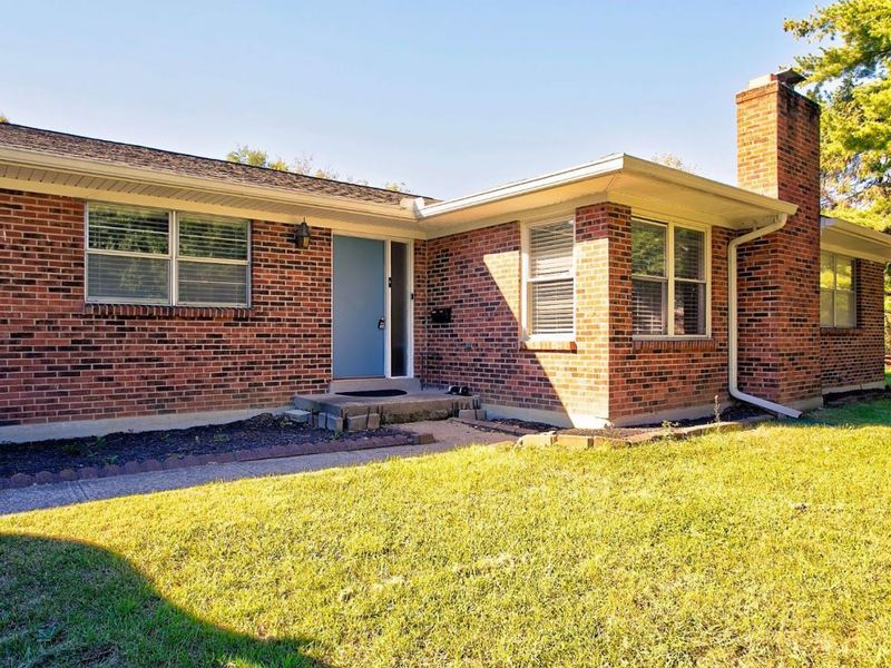 907 Waycross Road, Forest Park, OH 45240 Photo 2