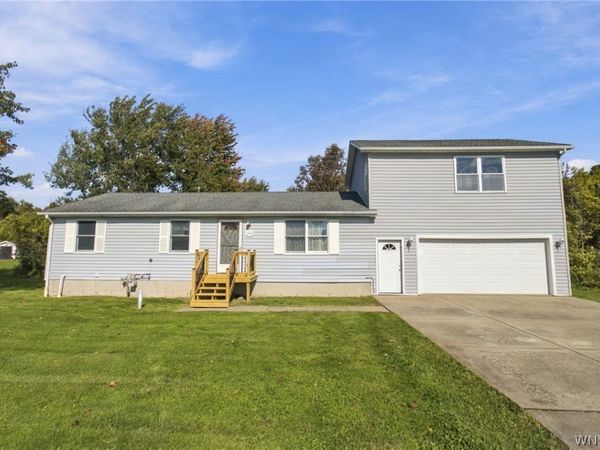 7069 E High Street, Lockport, NY 14094