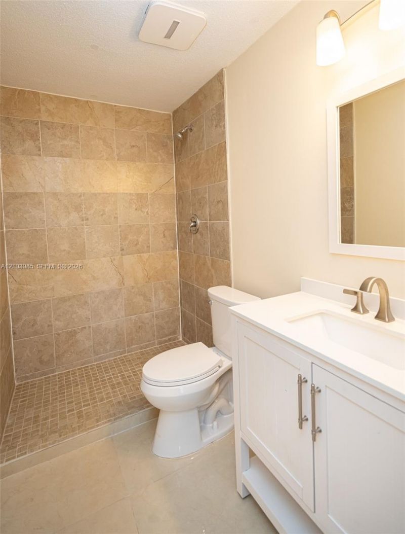 5613 Pierce St , Unit 2, Hollywood, FL 33021 Photo