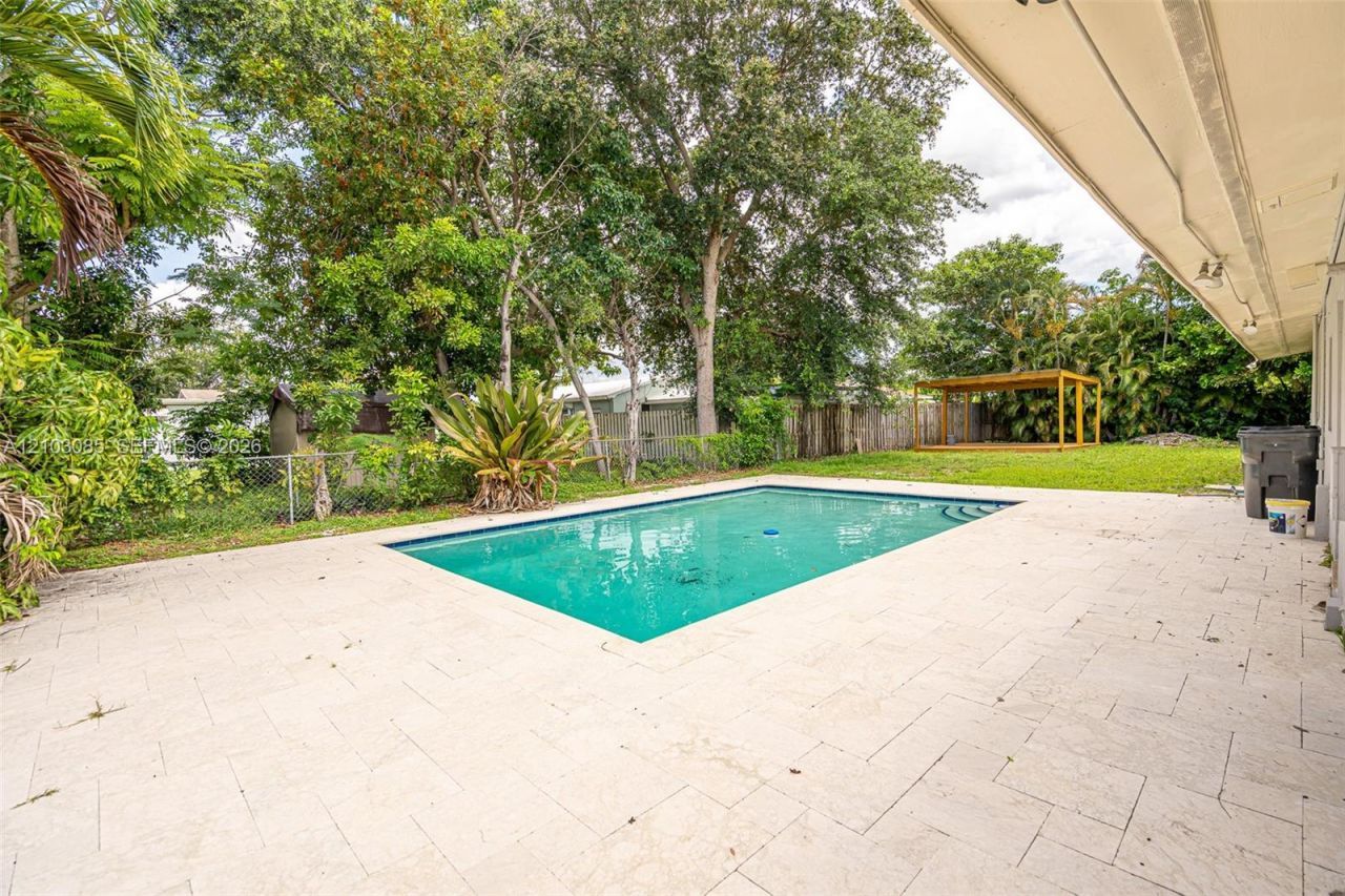 5613 Pierce St , Unit 2, Hollywood, FL 33021 Photo