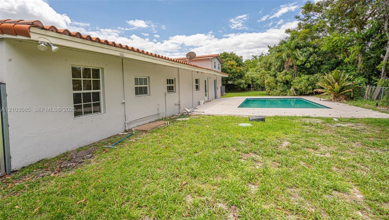 5613 Pierce St , Unit 2, Hollywood, FL 33021 Photo