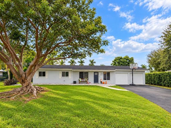 11802 SW 106th Ave , Miami, FL 33176