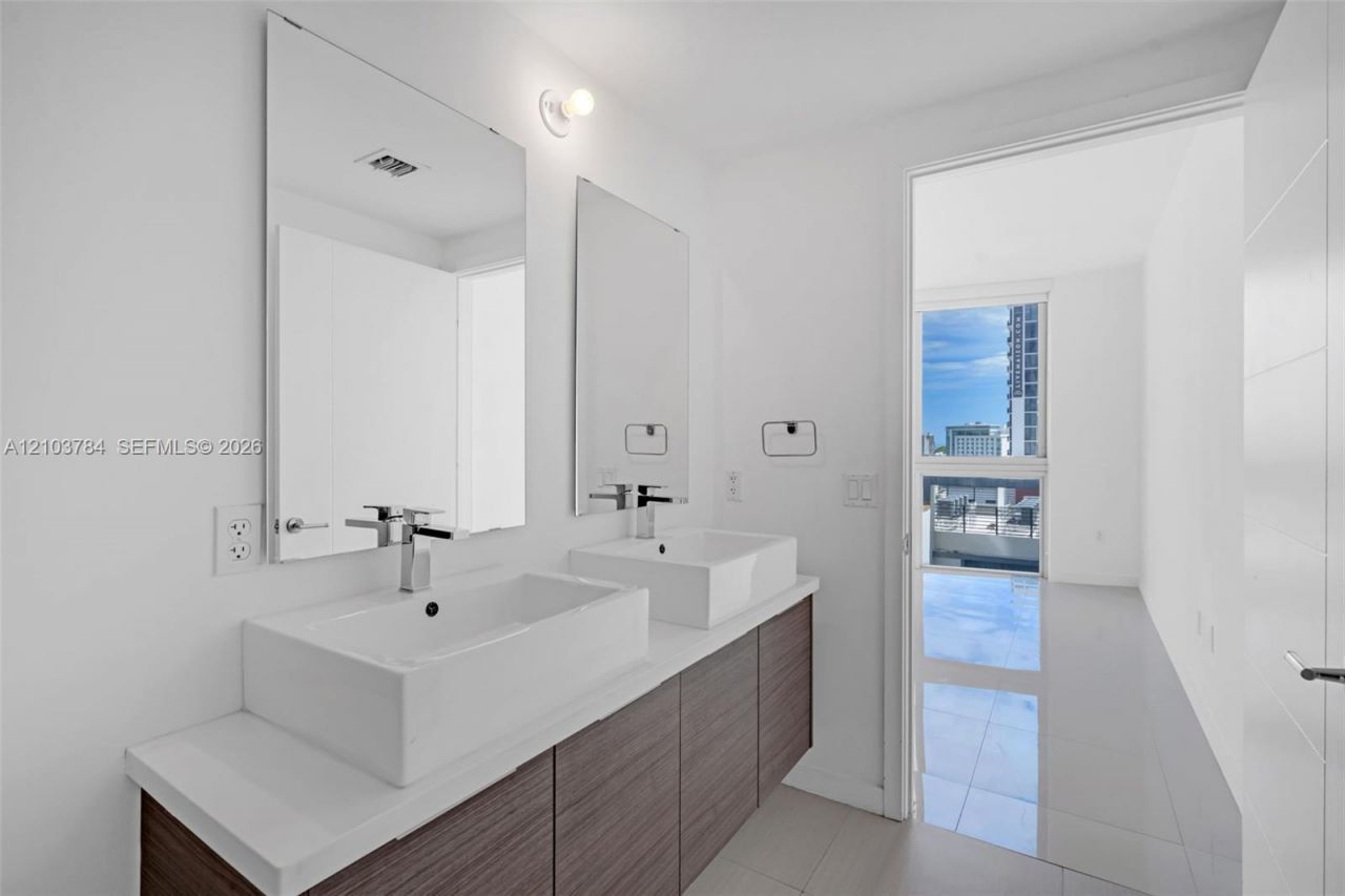 1010 SW 2nd Ave , Unit 1003, Miami, FL 33130 Photo