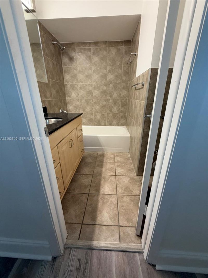 2408 NE 135th St, Unit 2408, North Miami, FL 33181 Photo