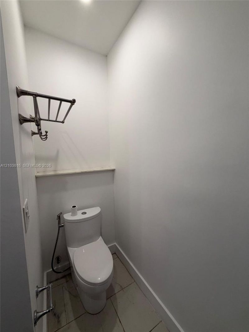 2408 NE 135th St, Unit 2408, North Miami, FL 33181 Photo