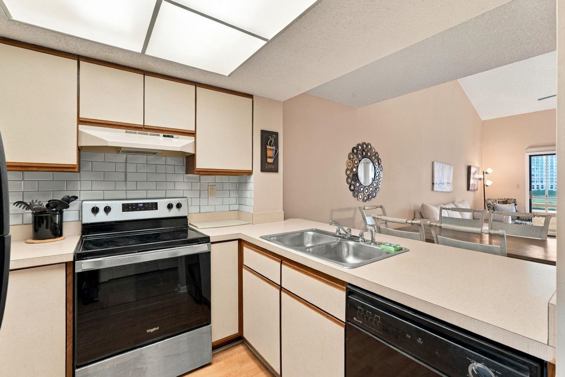 501 Maison Dr.  Photo 5
