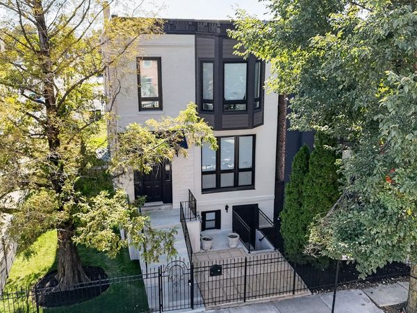 2703 W Warren Boulevard , Chicago, IL 60612