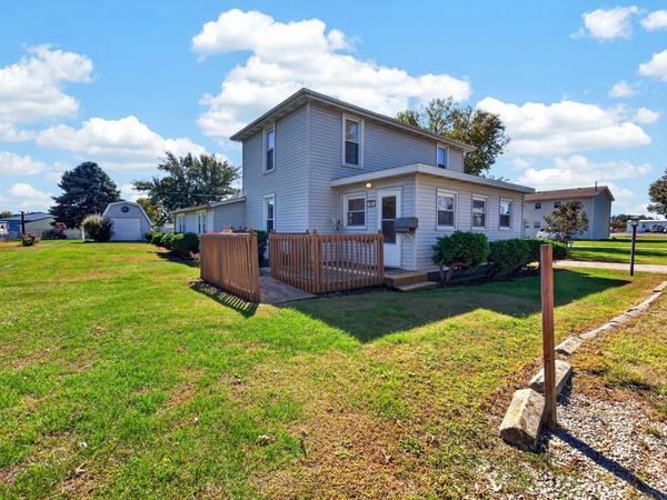 604 W Elm Street , LeRoy, IL 61752