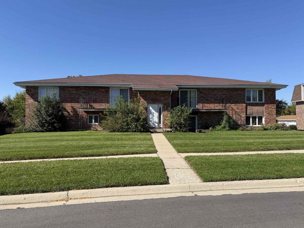 1768 S Hance Dr #2, FREEPORT, IL 61032