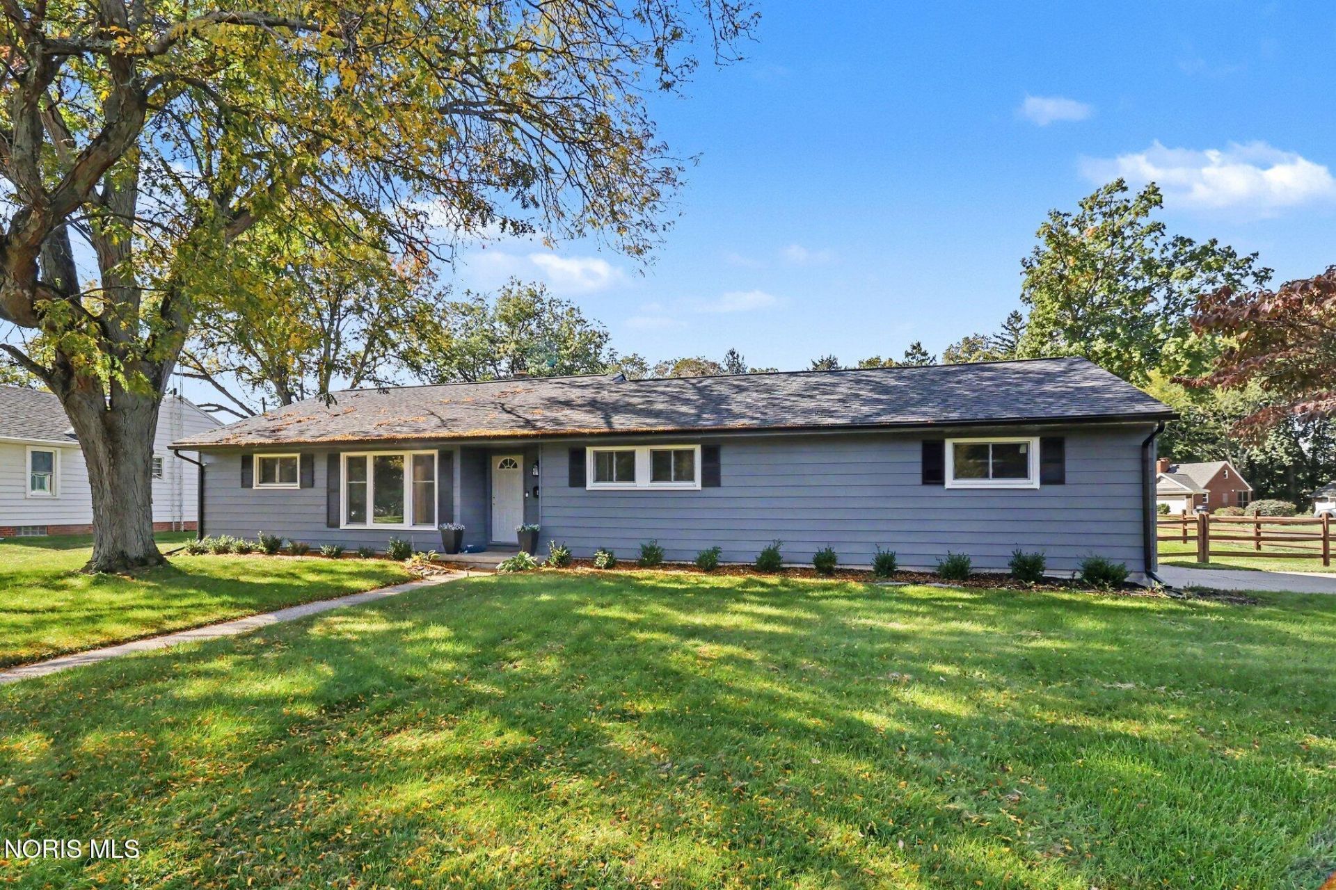 1206 Westgate Road, Toledo, OH 43615 Main Photo